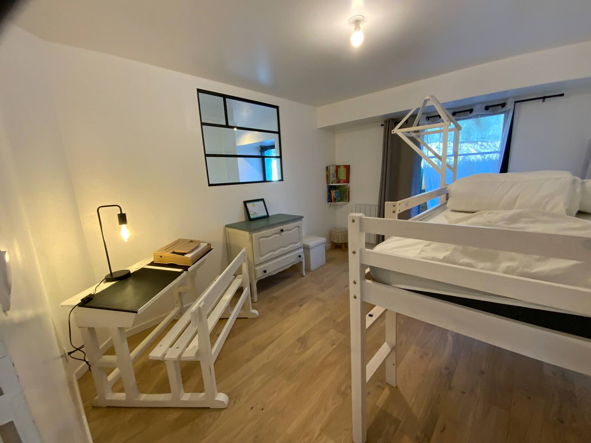 Chambre avec lits superposés